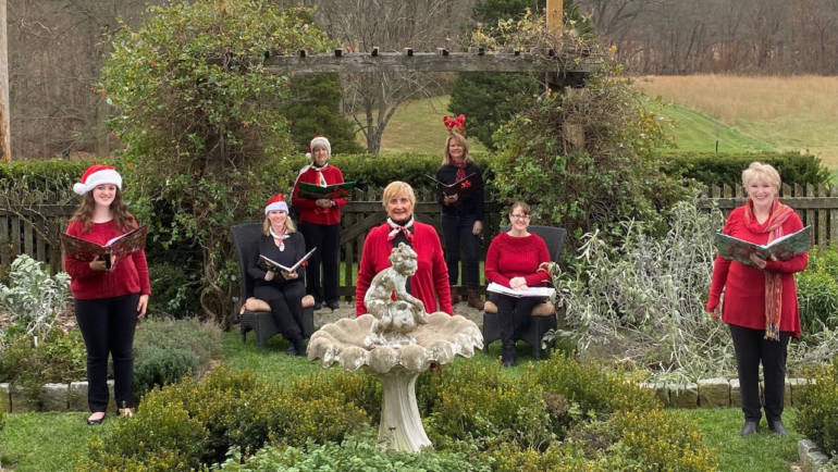 A Musical Christmas Card from the Ladies Six